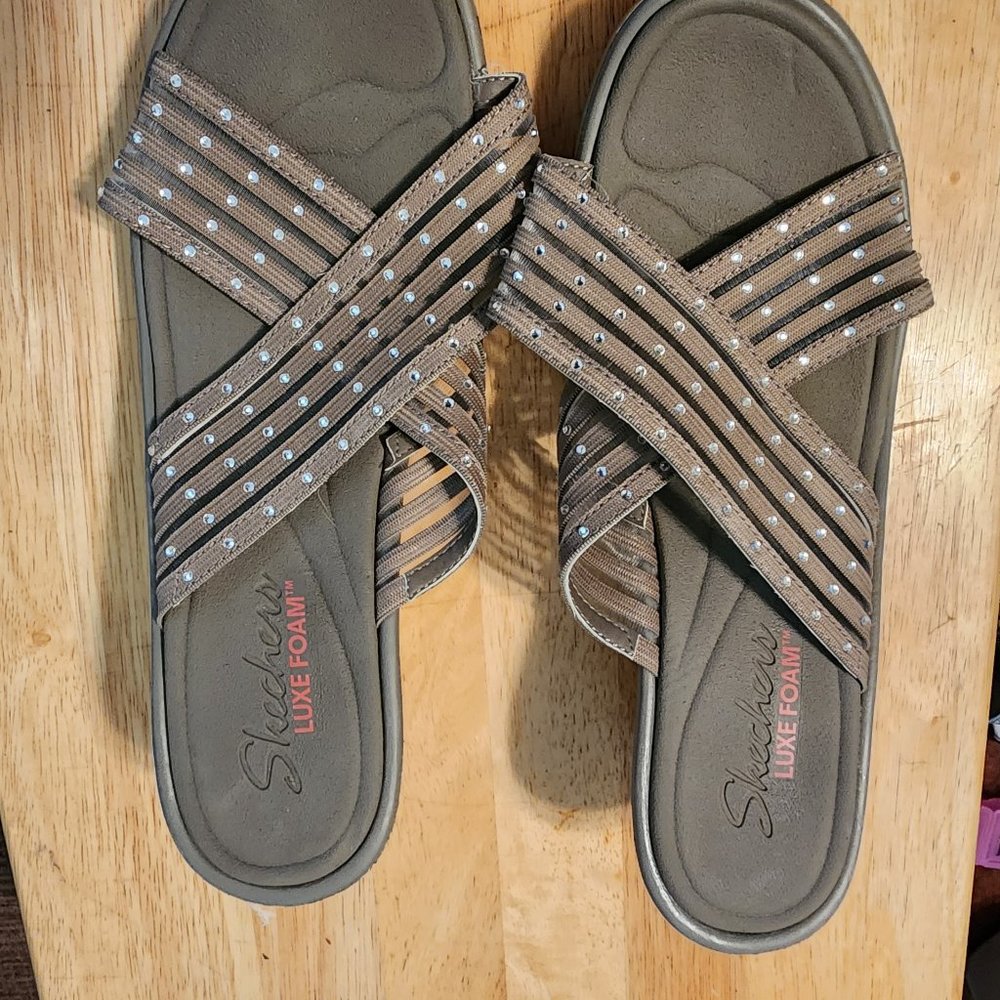 Skechers luxe foam wedge sandal sz 11